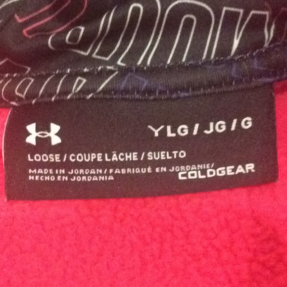 I am selling a jacket - Picture 2 of 2